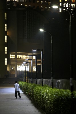 香港科技大學校園內(nèi)的LED路燈 LED -- LED lighting pilot project at Hong Kong's Science and Technology University...jre/Photo by Jiri Rezac..© Jiri Rezac 2010  Copyright:© Jiri Rezac 2010 