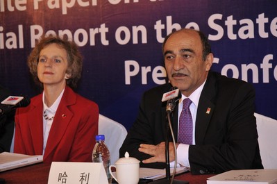 U.S Consul General Jennifer Zimdahl Galt and President Harley at the press conference